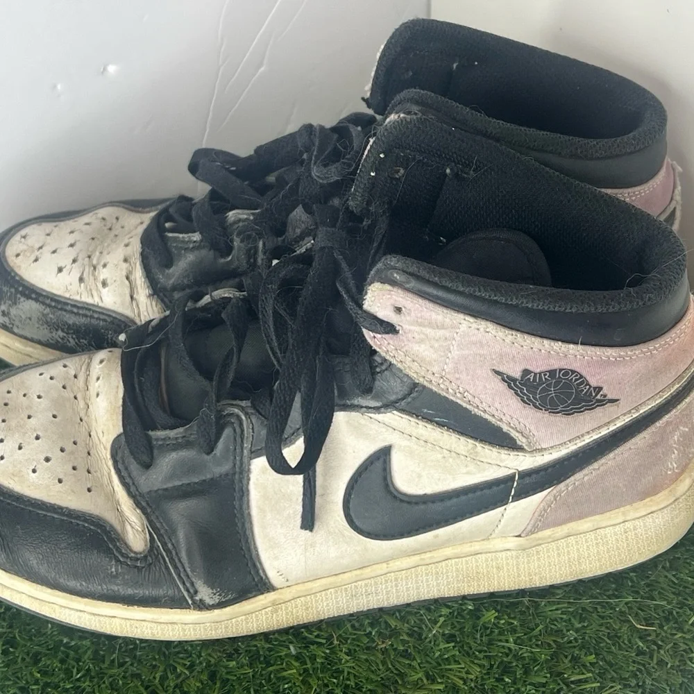 Nike Air Jordan 1 Mid SE GS Zen Master Black Bleached Coral Basketball Shoes 7Y